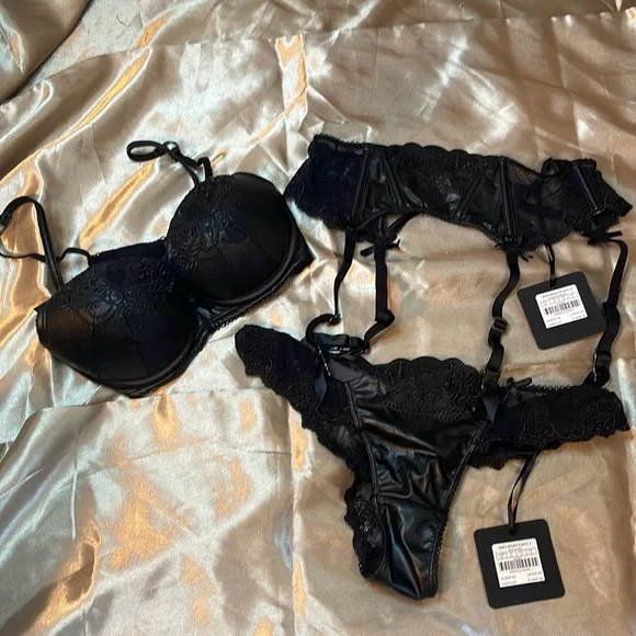 Honey Birdette Mrs Robinson 2 3 PC Set - Picture 10 of 14